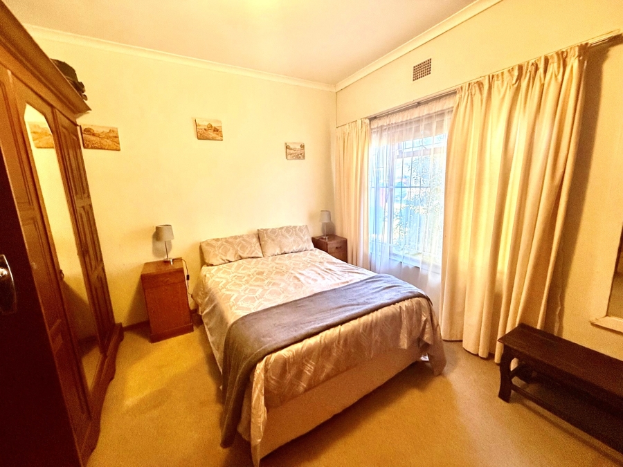 4 Bedroom Property for Sale in Bergzicht Western Cape